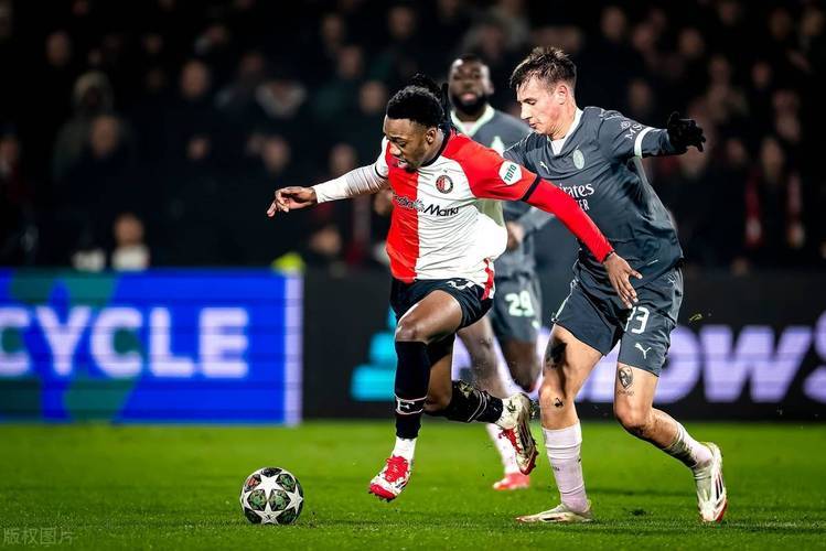 关于荷甲倒计时；费耶诺德今晨回应争议；细节引发关注；压力陡增；阵容厚度经受考验的信息-天博官网