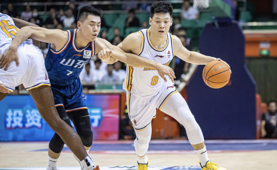 克里夫兰骑士训练开放日，关键时刻调整名单引欢呼，CBA常规赛在即，身体对抗强度拉满(詹姆斯重回克利夫兰)-天博官网